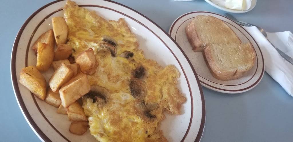 Jodies Restaurant | restaurant | 331 Horner Ave, Toronto, ON M8W 1Z6, Canada | 4162555552 OR +1 416-255-5552