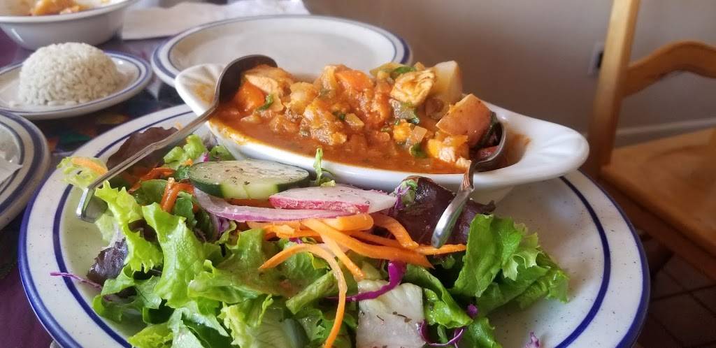 Bertas Latin Cuisine | restaurant | 3928 Twiggs St, San Diego, CA 92110, USA | 6192952343 OR +1 619-295-2343