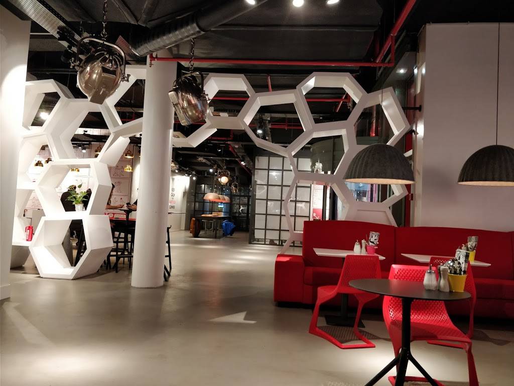 OUI Bar + KTCHN | restaurant | 609 S 3rd St, Minneapolis, MN 55415, USA | 6122527737 OR +1 612-252-7737