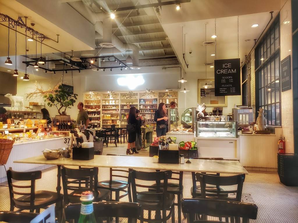 Joans on Third | restaurant | 12059 Ventura Pl, Studio City, CA 91604, USA | 8182013900 OR +1 818-201-3900