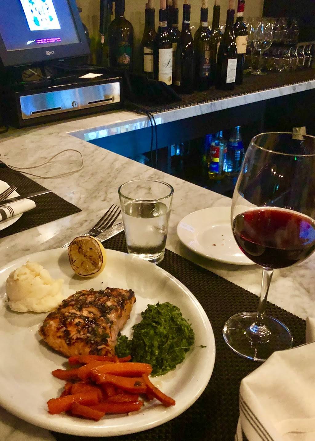 The Bottle Inn Hermosa | restaurant | 26 22nd St, Hermosa Beach, CA 90254, USA | 3103769595 OR +1 310-376-9595