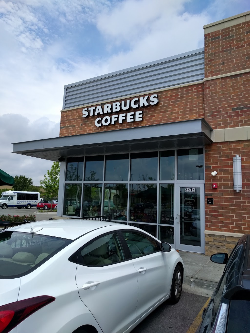 Starbucks | cafe | 3312 W Touhy Ave, Skokie, IL 60076, USA | 8477638485 OR +1 847-763-8485