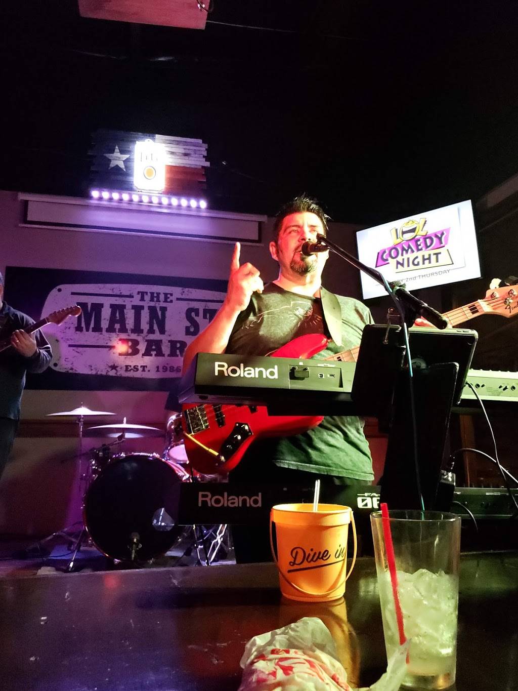 Main Street Bar | restaurant | 13477 Wetmore Rd, San Antonio, TX 78247, USA | 2104903038 OR +1 210-490-3038