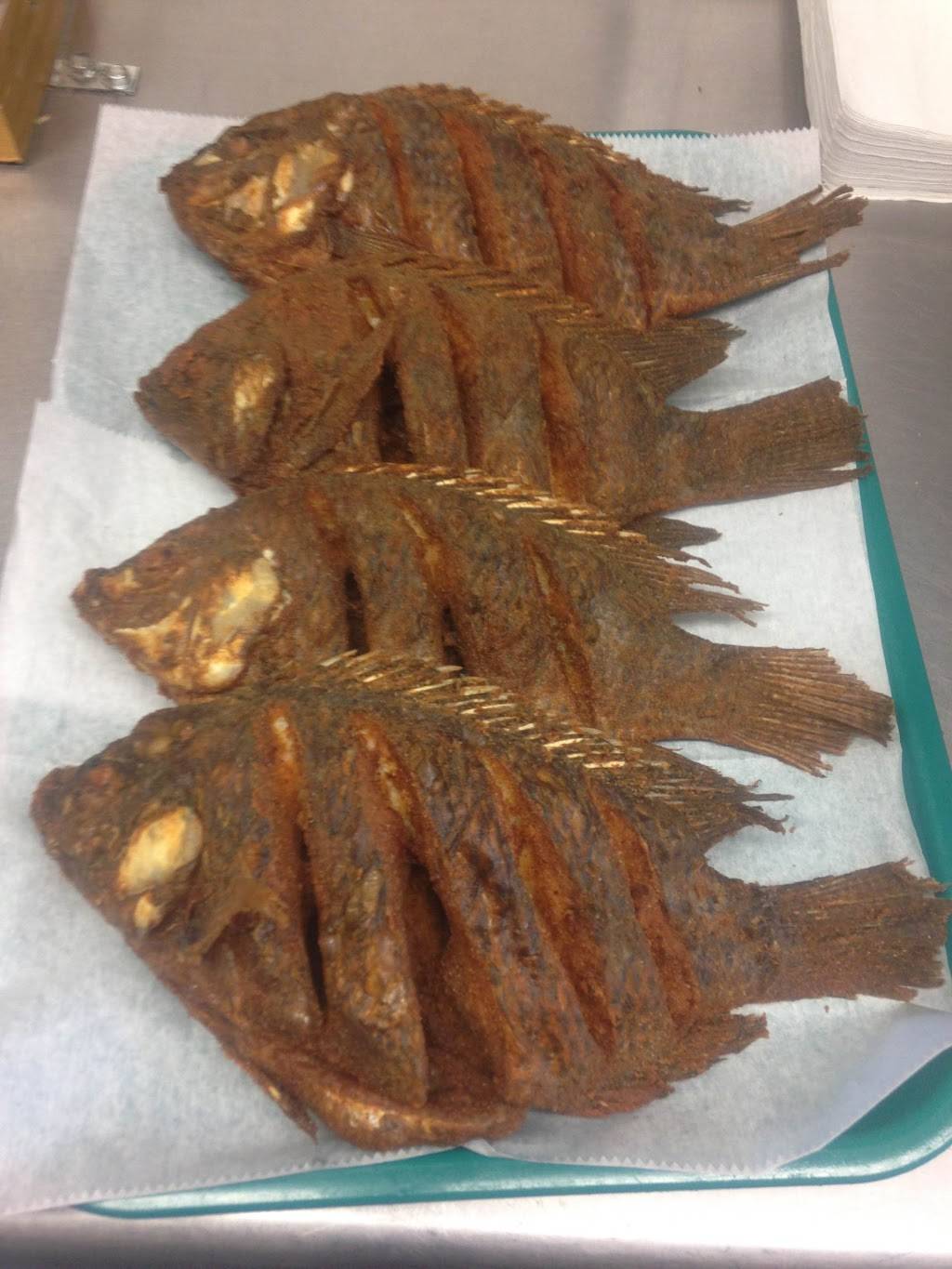 Julios Gourmet Food Truck | restaurant | 131 Webster Ave, Providence, RI 02909, USA | 4014184760 OR +1 401-418-4760