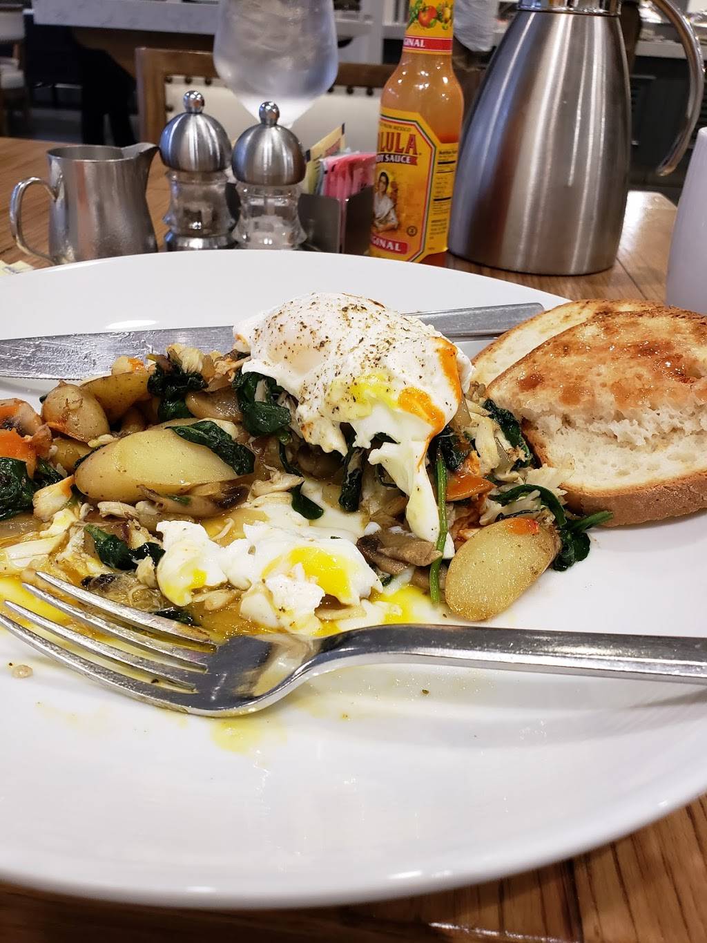 The Common | restaurant | 3501 University Blvd E, Hyattsville, MD 20783, USA | 3019857300 OR +1 301-985-7300