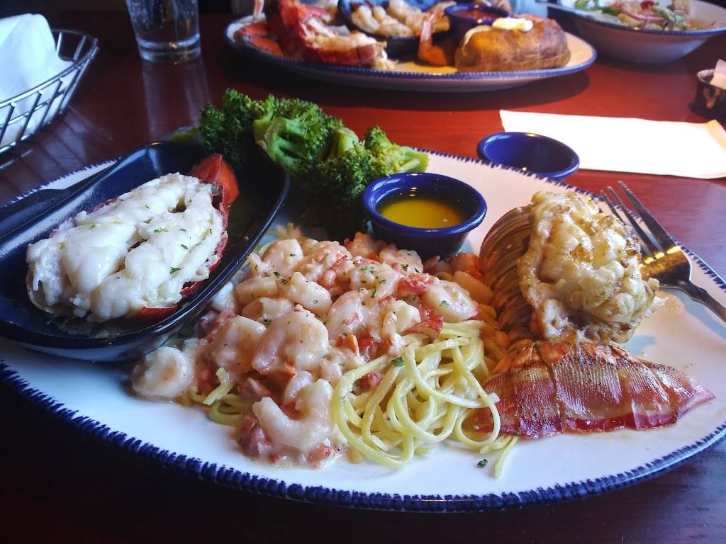 Red Lobster | restaurant | 2801 N Mayfair Rd, Wauwatosa, WI 53222, USA | 4147716320 OR +1 414-771-6320