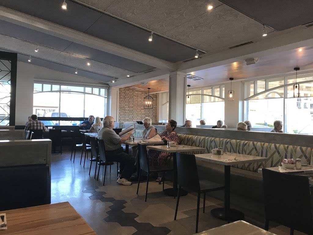 Dundas Street Grille | restaurant | 5238 Dundas St W, Etobicoke, ON M9B 1A9, Canada | 4162396244 OR +1 416-239-6244