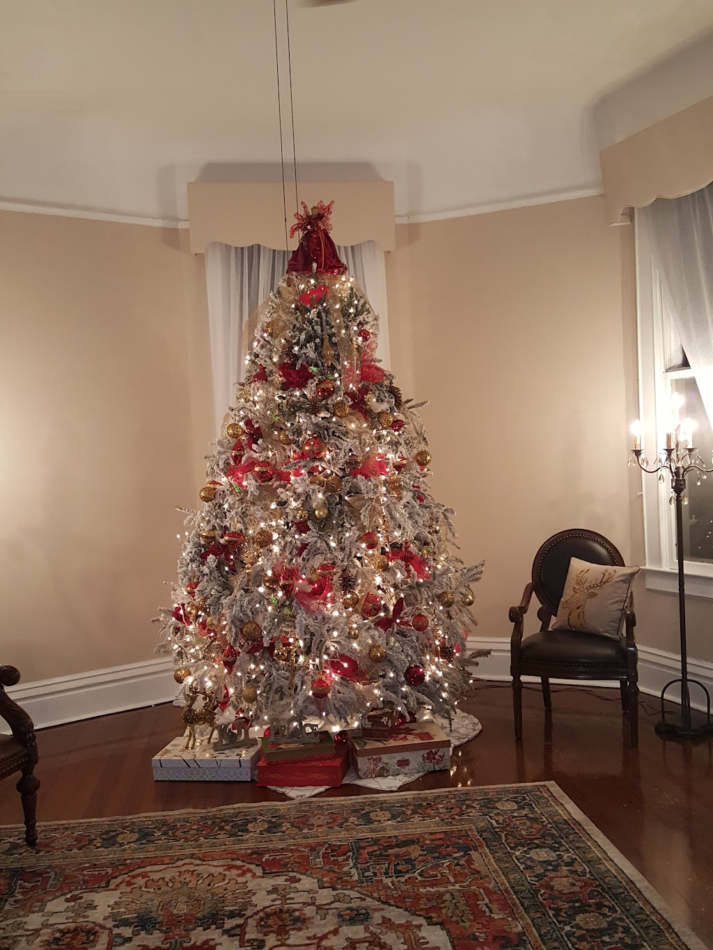 Laurel Manor Bed & Breakfast | restaurant | 212 Linton Ave, Natchez, MS 39120, USA | 8005080589 OR +1 800-508-0589