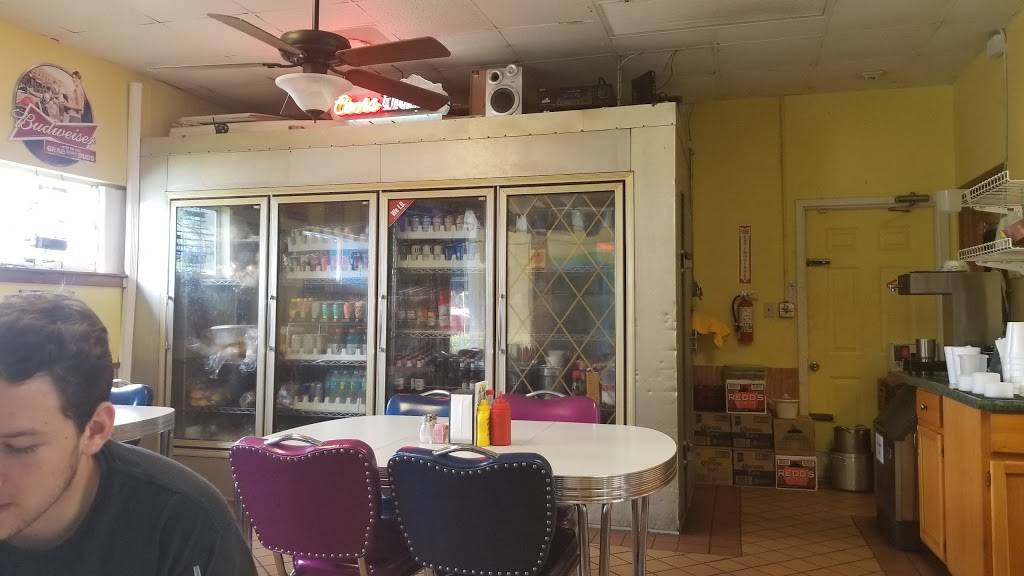 Connies Deli | restaurant | 4360 Carraway Pl, Sanford, FL 32771, USA | 4073228800 OR +1 407-322-8800