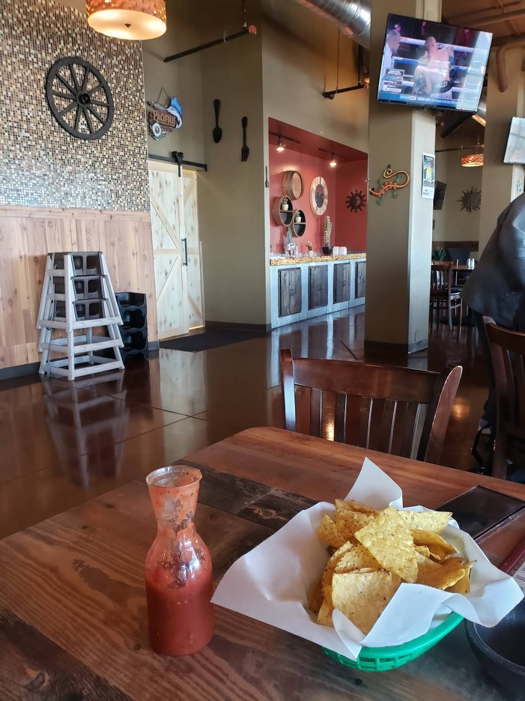 Senor Julio’s | restaurant | 2900 River Dr Ste E, Moline, IL 61265, USA | 3095243170 OR +1 309-524-3170