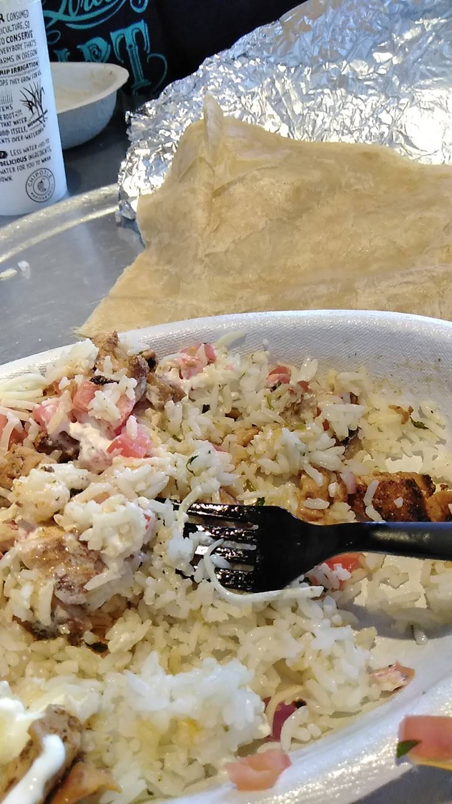 Chipotle Mexican Grill | restaurant | 2241 N Maize Rd #111, Wichita, KS 67205, USA | 3167224300 OR +1 316-722-4300