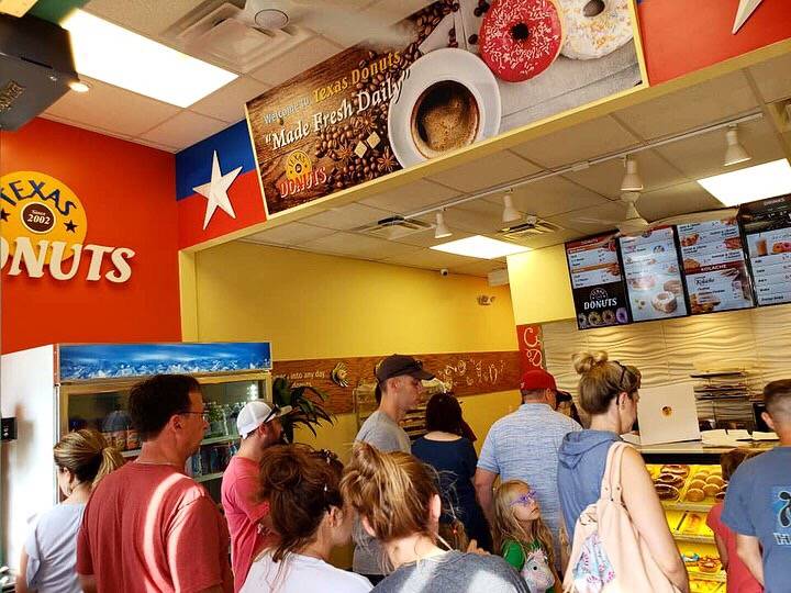 Texas Donuts | restaurant | 8224 Gunston Corner Ln, Lorton, VA 22079, USA | 7035513110 OR +1 703-551-3110
