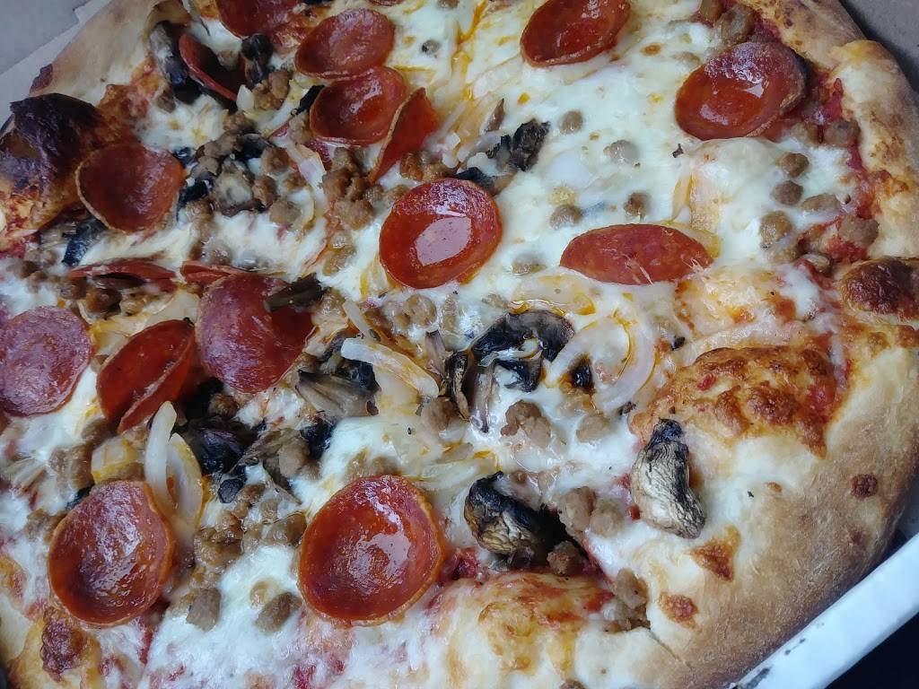 Monis Pasta & Pizza | restaurant | 1730 W Randol Mill Rd #100, Arlington, TX 76012, USA | 8178606664 OR +1 817-860-6664