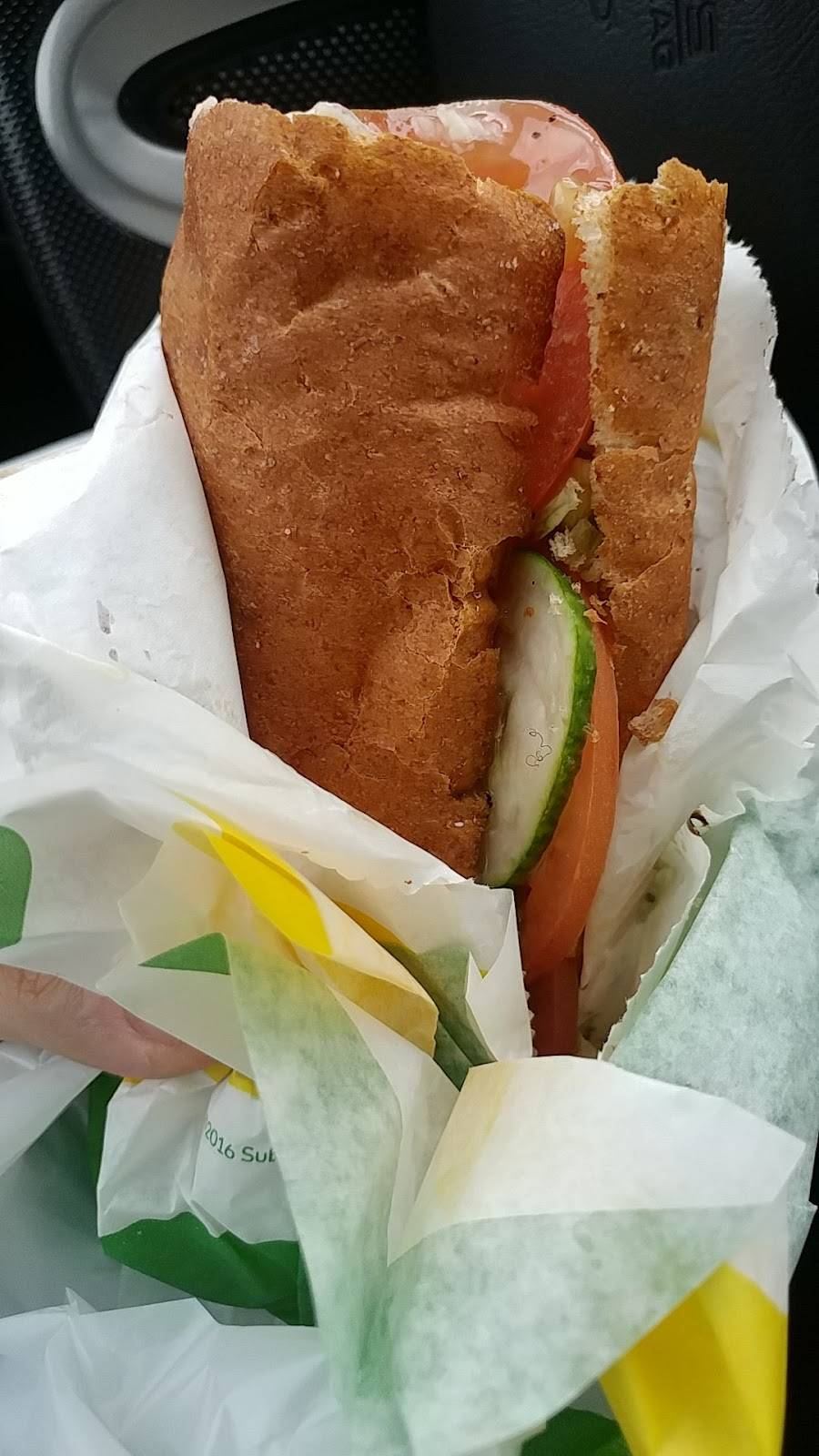 Subway | restaurant | Roseland Square, 2450 New St, Burlington, ON L7R 1J6, Canada | 9056311331 OR +1 905-631-1331