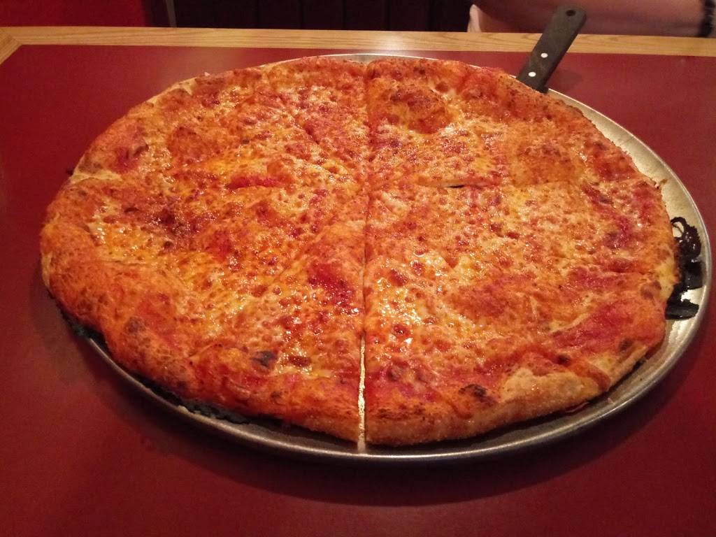Ginos Pizza & Spaghetti House | restaurant | 16 Davis Ave, Elkins, WV 26241, USA | 3046365522 OR +1 304-636-5522