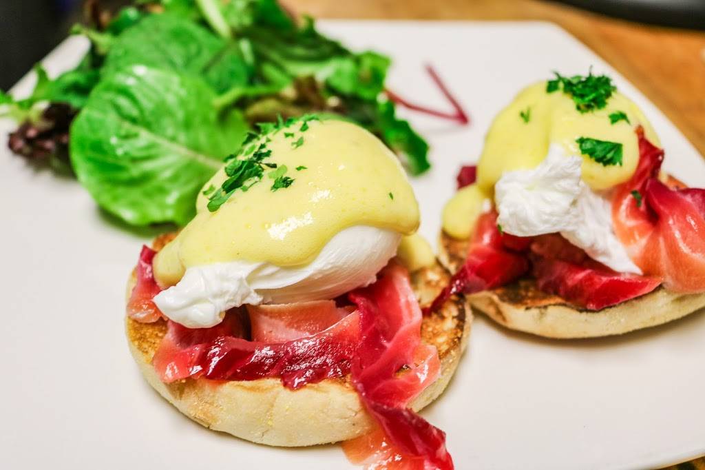 Carens Rosedale | restaurant | 1118 Yonge St, Toronto, ON M4W 2L6, Canada | 6473528111 OR +1 647-352-8111