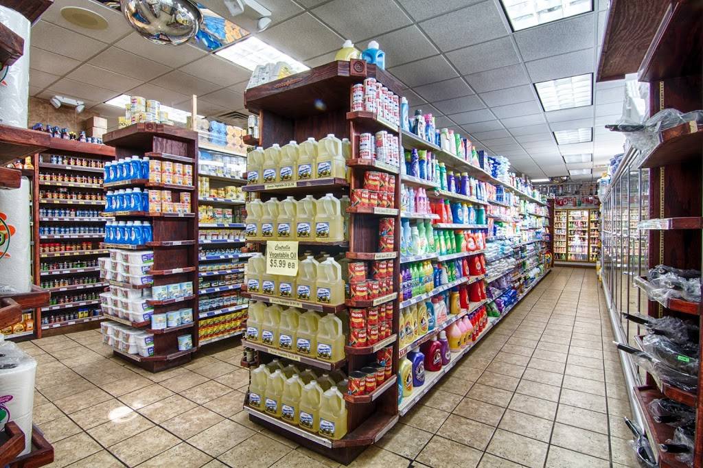 Uptown Shop & Save | cafe | 4605 N Sheridan Rd, Chicago, IL 60640, USA | 7733032020 OR +1 773-303-2020