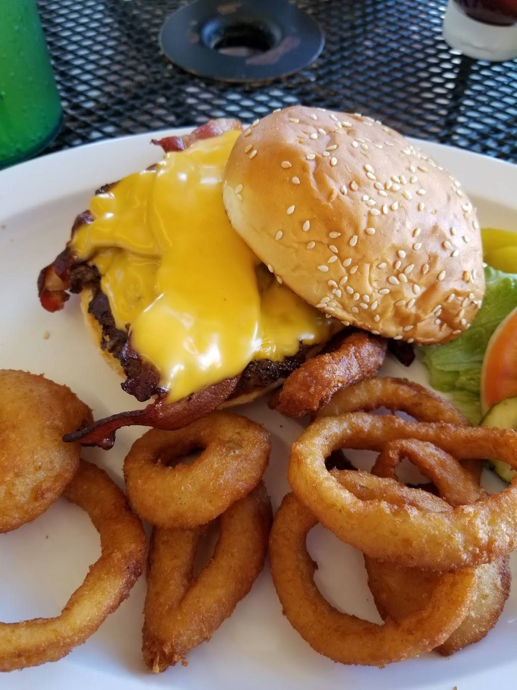 Ozzies Grill | restaurant | 799 Montecito Center, Santa Rosa, CA 95409, USA | 7075380775 OR +1 707-538-0775