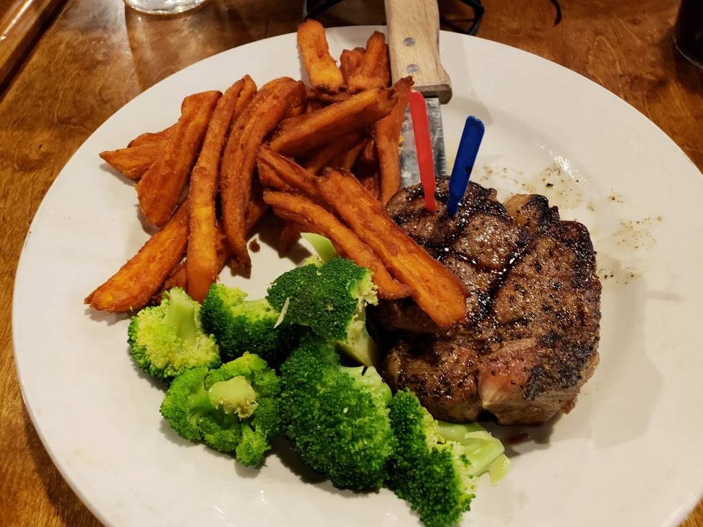 Cowboys BBQ & Steak Co. | restaurant | 5000 Okeechobee Rd, Fort Pierce, FL 34947, USA | 7725955118 OR +1 772-595-5118