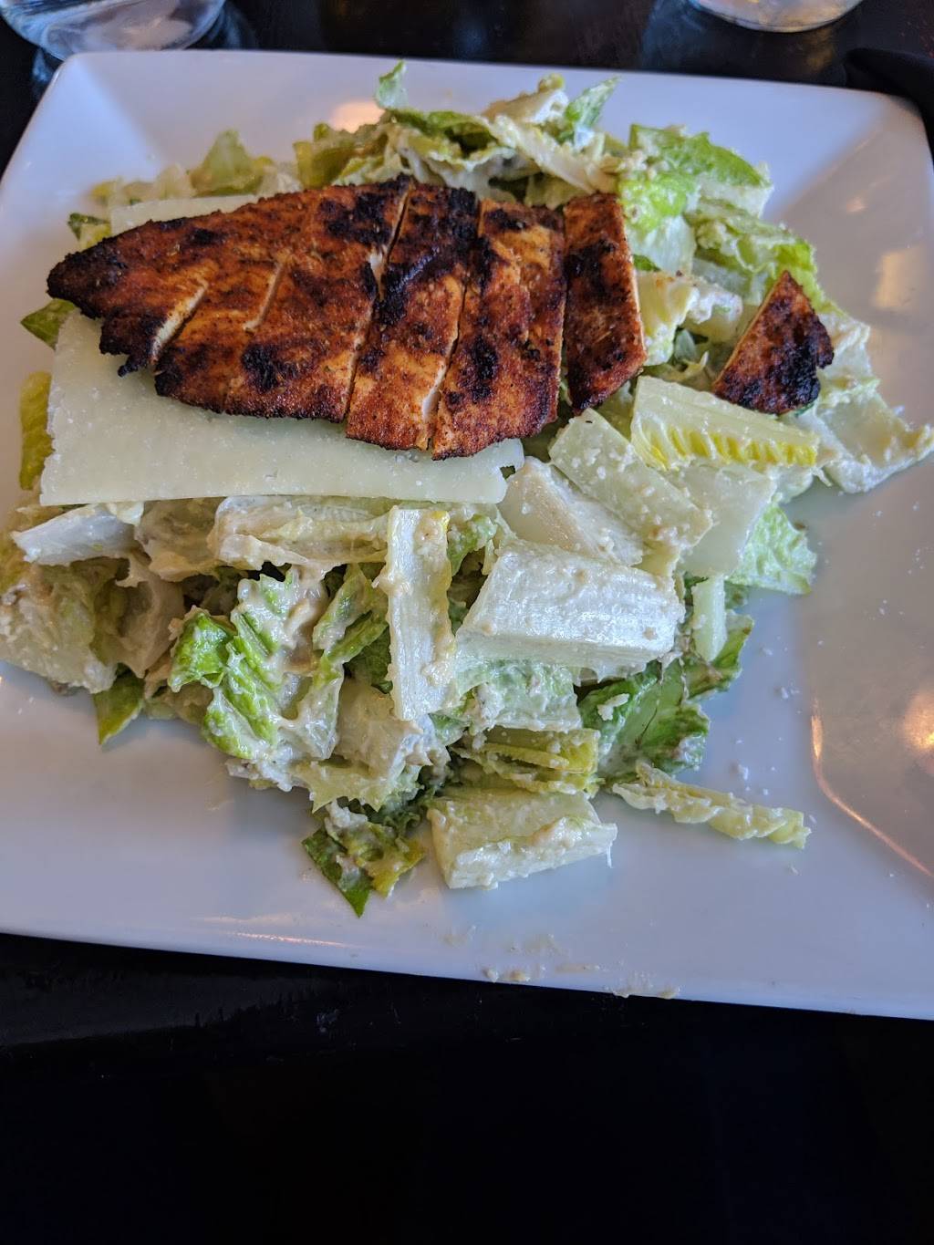 Mickeys Restaurant & Bar | restaurant | 2323 Whitney Ave, Hamden, CT 06518, USA | 2032884700 OR +1 203-288-4700