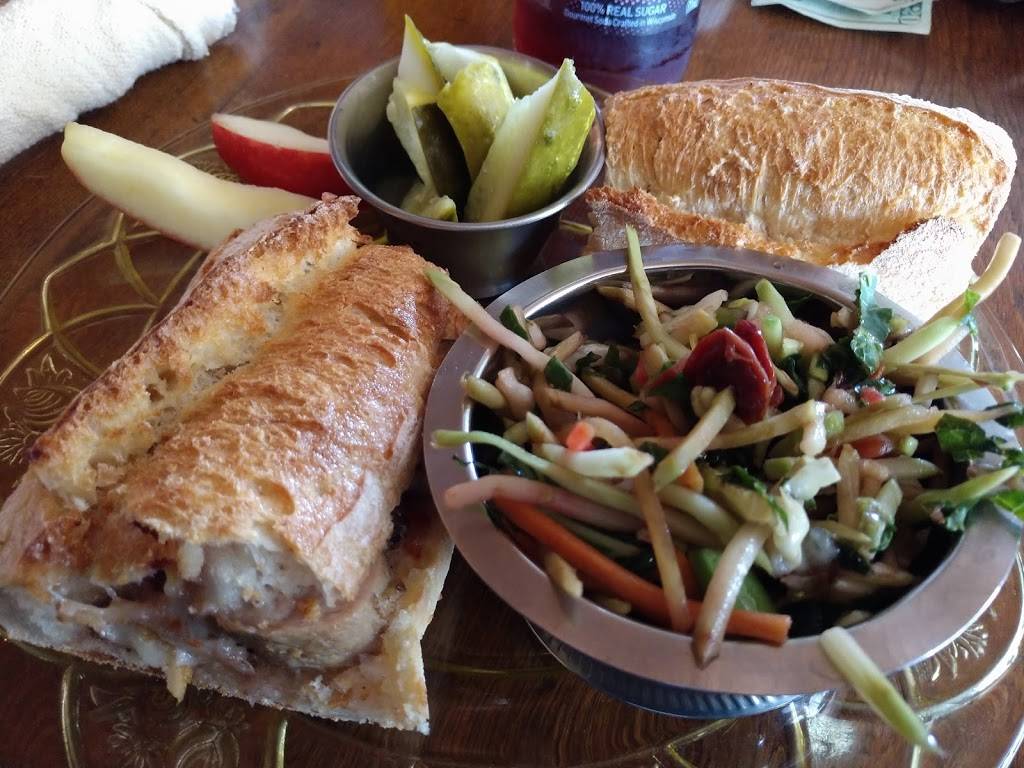 Fiddlers Green | restaurant | 1699 Jackson Harbor Rd, Washington, WI 54246, USA | 9208472610 OR +1 920-847-2610