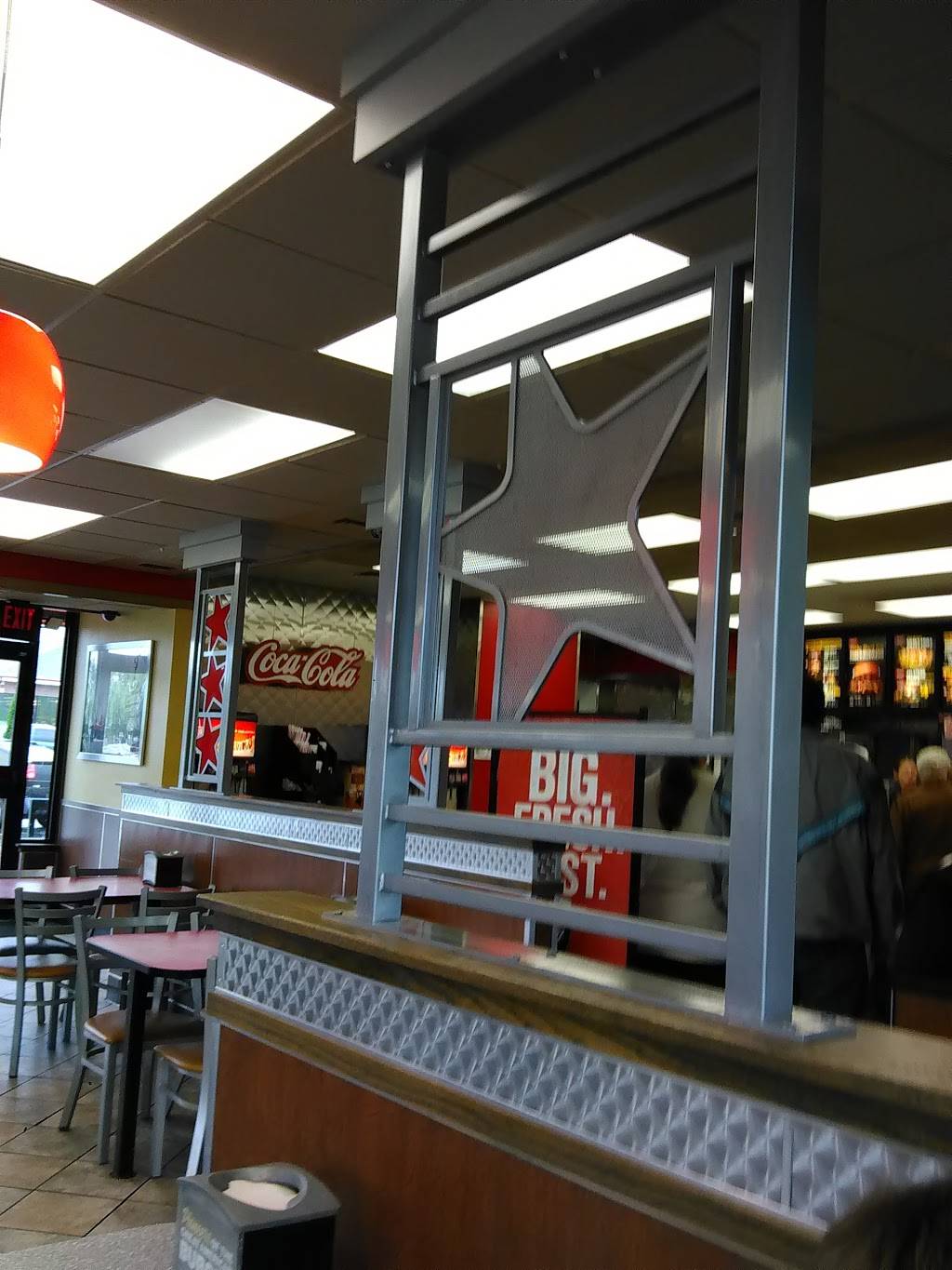 Hardees | restaurant | 7160 IN-67, Pendleton, IN 46064, USA | 7657787922 OR +1 765-778-7922