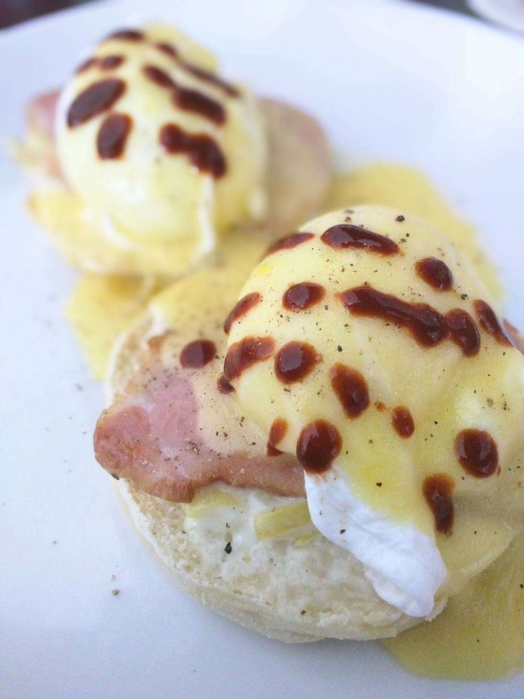 The Root Restaurant & Bar | restaurant | 340 Town Center Blvd E106, White Lake, MI 48386, USA | 2486982400 OR +1 248-698-2400