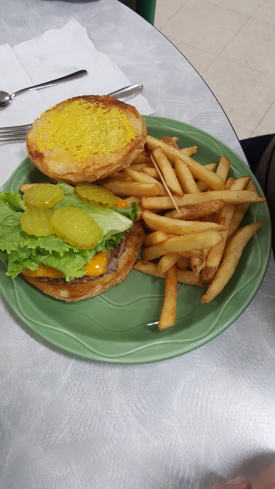 Rafaels | Family Restaurant | restaurant | 9 Main St #107, Woodland, CA 95695, USA | 5306617502 OR +1 530-661-7502