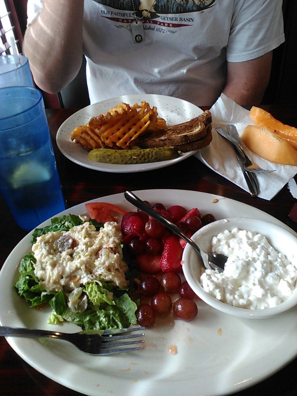 Coney McKanes American Eatery | restaurant | 104 E Prairie Ave, Decatur, IL 62523, USA | 2174751111 OR +1 217-475-1111