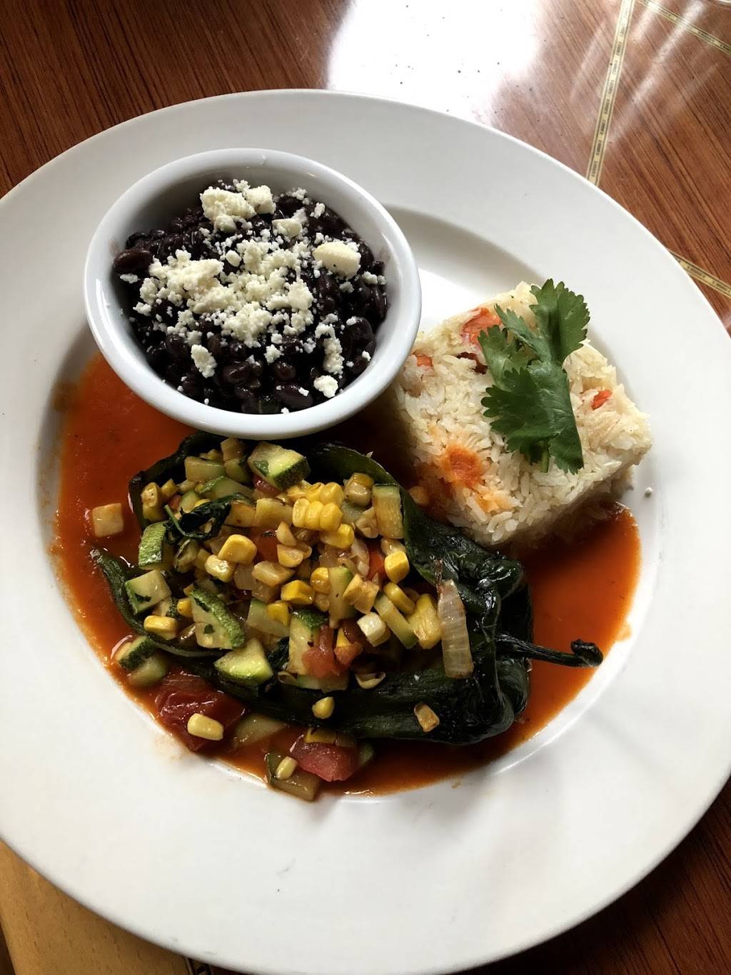 Tolotzin Mexican Cuisine | restaurant | 4431 N Broadway, Chicago, IL 60640, USA | 7733344300 OR +1 773-334-4300