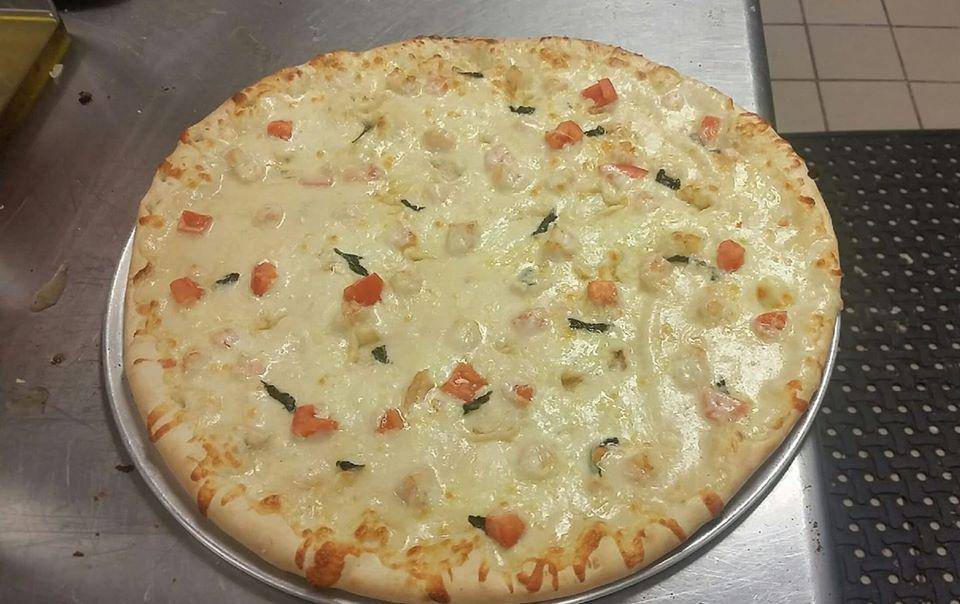 Pub19 Bar & Grill | restaurant | 1665 IA-86, Spirit Lake, IA 51360, USA | 7123328142 OR +1 712-332-8142