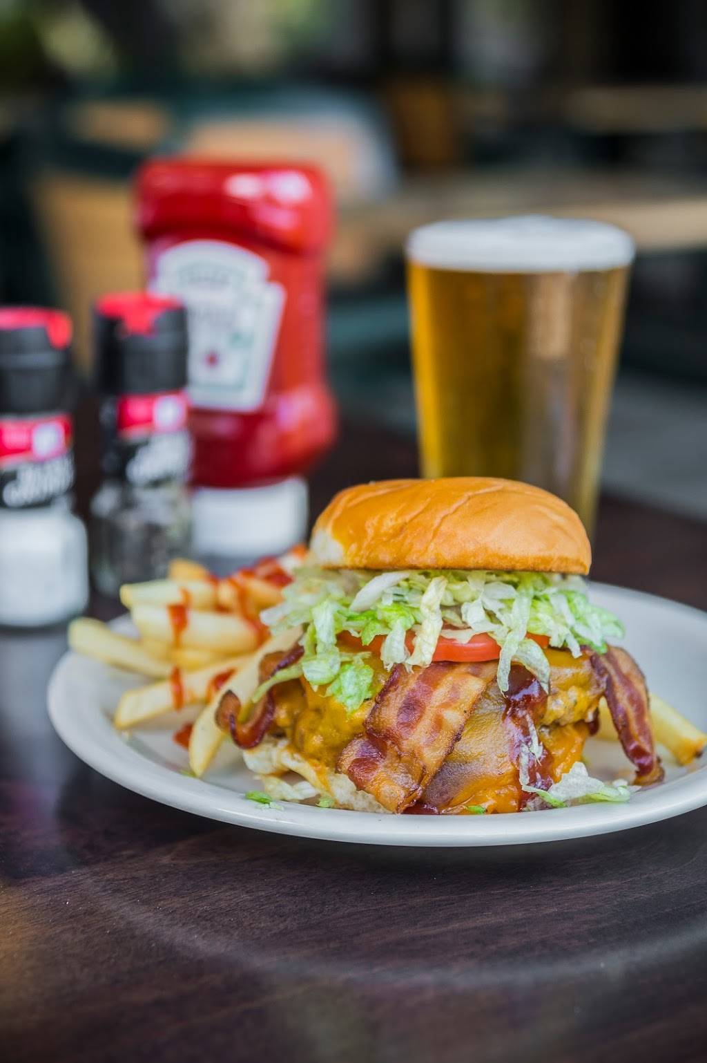 Giuseppis Pizza & Pasta | restaurant | 50 Shelter Cove Ln, Hilton Head Island, SC 29928, USA | 8437854144 OR +1 843-785-4144