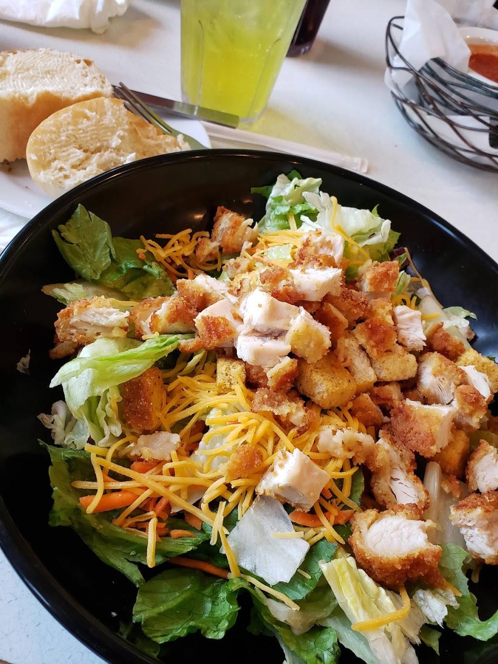 Avanti Ristorante | restaurant | 4711 N Rockwood Dr, Peoria, IL 61615, USA | 3096886565 OR +1 309-688-6565