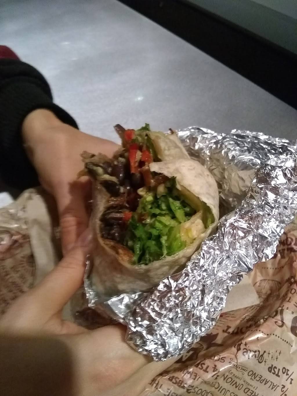 Chipotle Mexican Grill | restaurant | 3883 Commercial St SE, Salem, OR 97302, USA | 5033617816 OR +1 503-361-7816