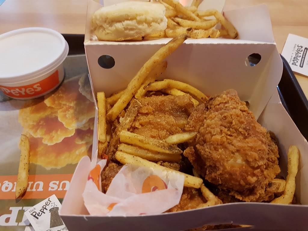 Popeyes | restaurant | 2000 Montreal Rd, Gloucester, ON K1J 6N2, Canada | 6136950333 OR +1 613-695-0333