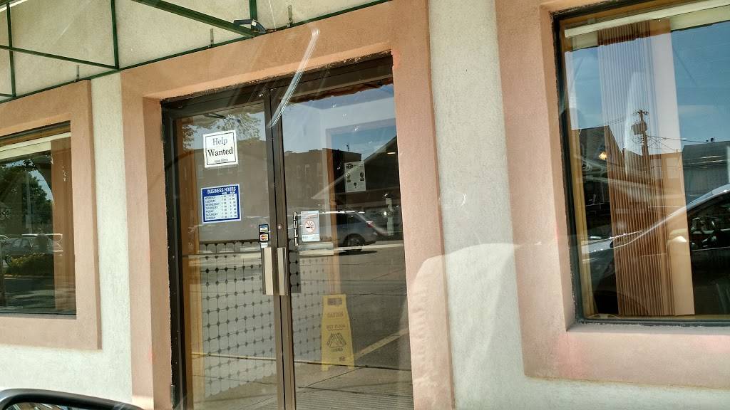 Maple Leaf Restaurant | restaurant | 111 S Center St, Geneseo, IL 61254, USA | 3099446789 OR +1 309-944-6789