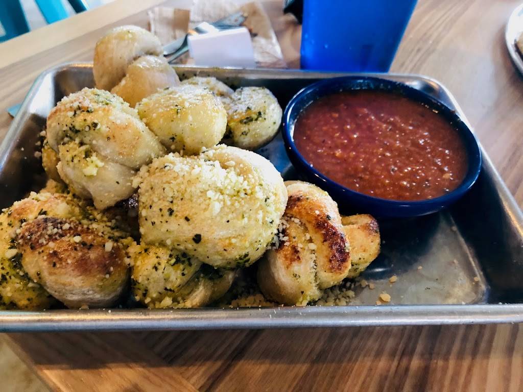 Farmhouse Pizza | restaurant | 1813 Laurens Rd, Greenville, SC 29607, USA | 8642480346 OR +1 864-248-0346