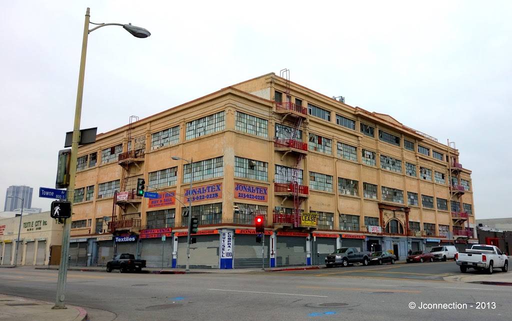 Cafe Feliz | meal takeaway | 799 Towne Ave, Los Angeles, CA 90021, USA | 2136237840 OR +1 213-623-7840