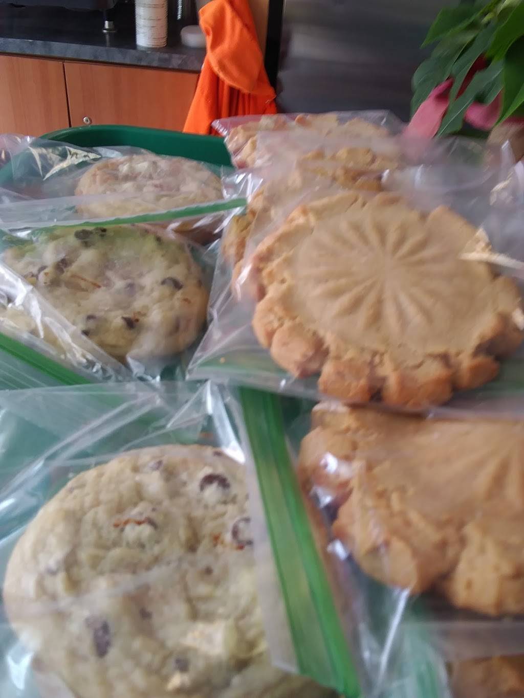 Genos Pizza | restaurant | 5115 E 9 Mile Rd, Warren, MI 48091, USA | 2485824366 OR +1 248-582-4366