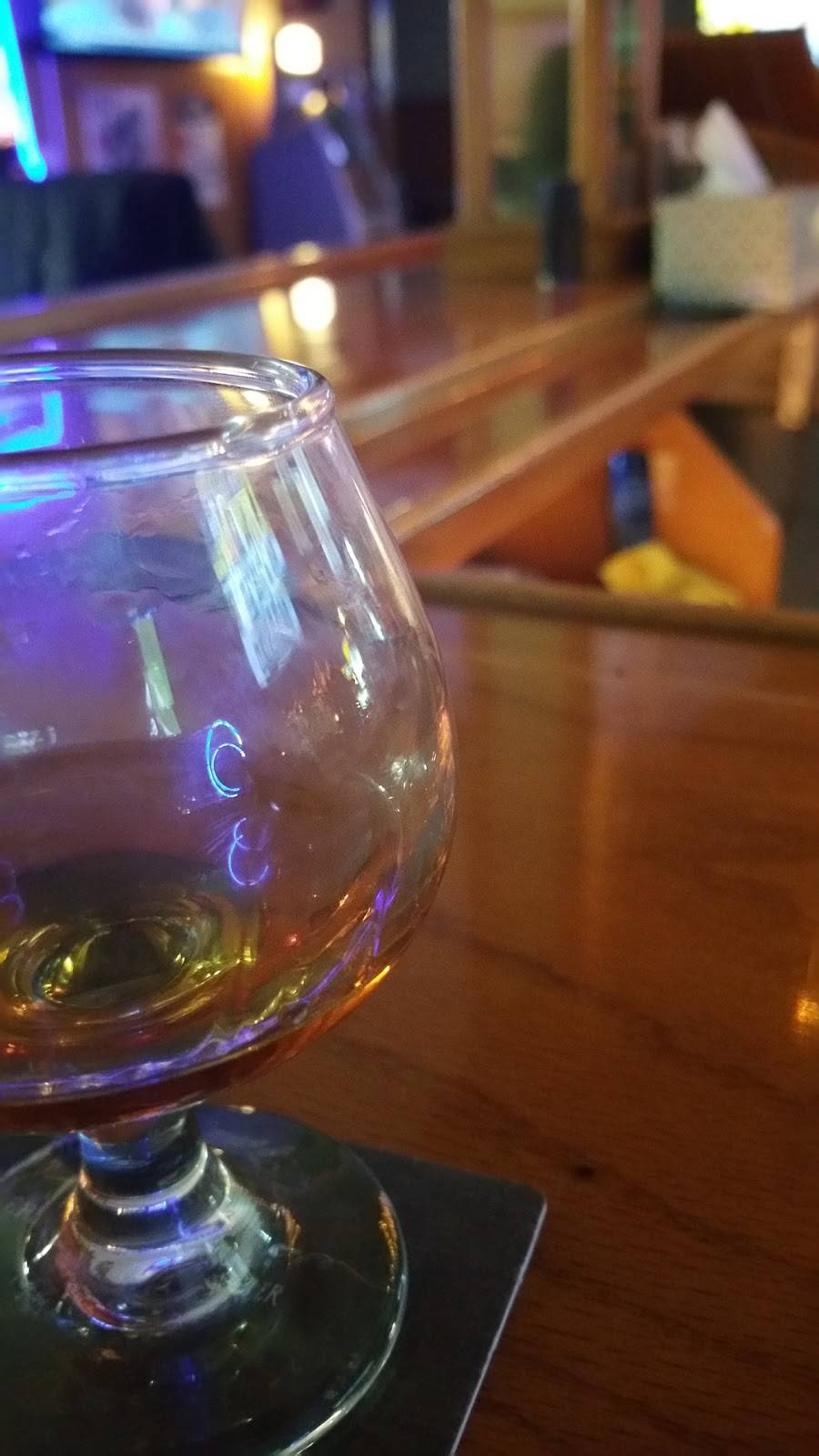 Charlottes Bar & Grill | restaurant | 6000 W Gunnison St, Chicago, IL 60630, USA | 7737753616 OR +1 773-775-3616