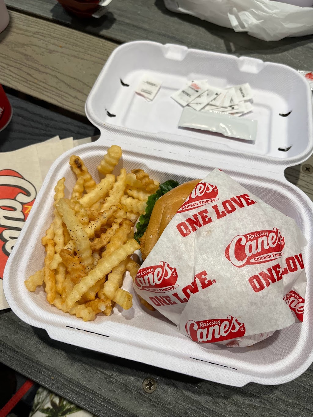 Raising Cane’s Chicken Fingers | restaurant | 7507 N Blackstone Ave, Fresno, CA 93711, USA | 5596507290 OR +1 559-650-7290