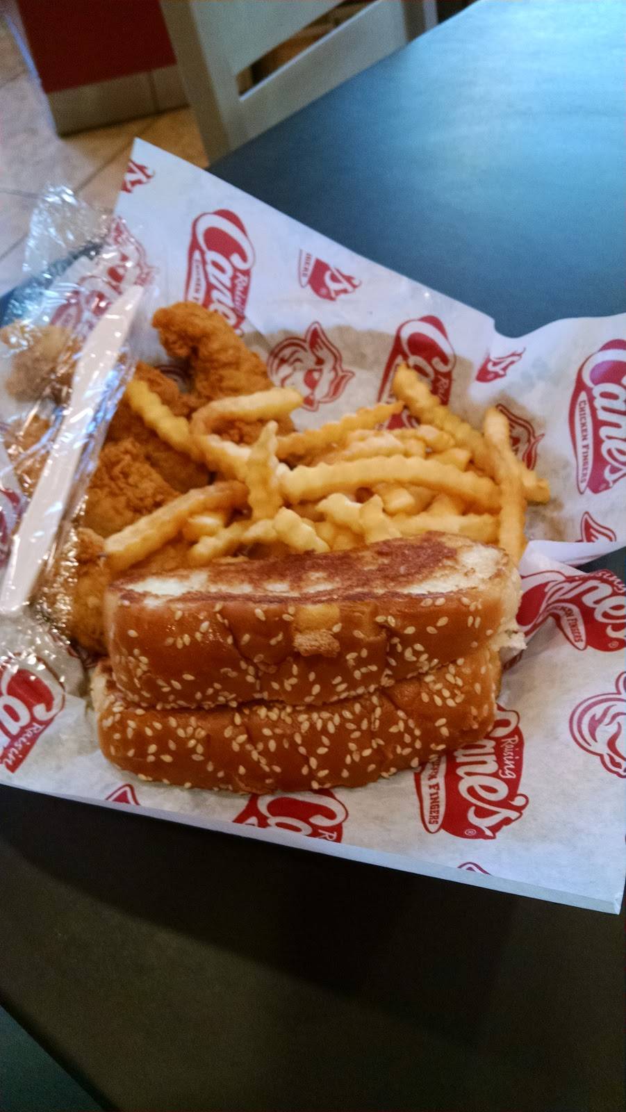 Raising Canes Chicken Fingers | meal takeaway | 14929 Market St, Baton Rouge, LA 70817, USA | 2254081658 OR +1 225-408-1658