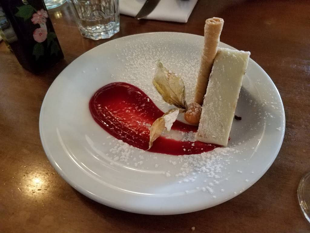 Fratelli Kanata | restaurant | 499 Terry Fox Dr, Kanata, ON K2T 1H7, Canada | 6135920225 OR +1 613-592-0225