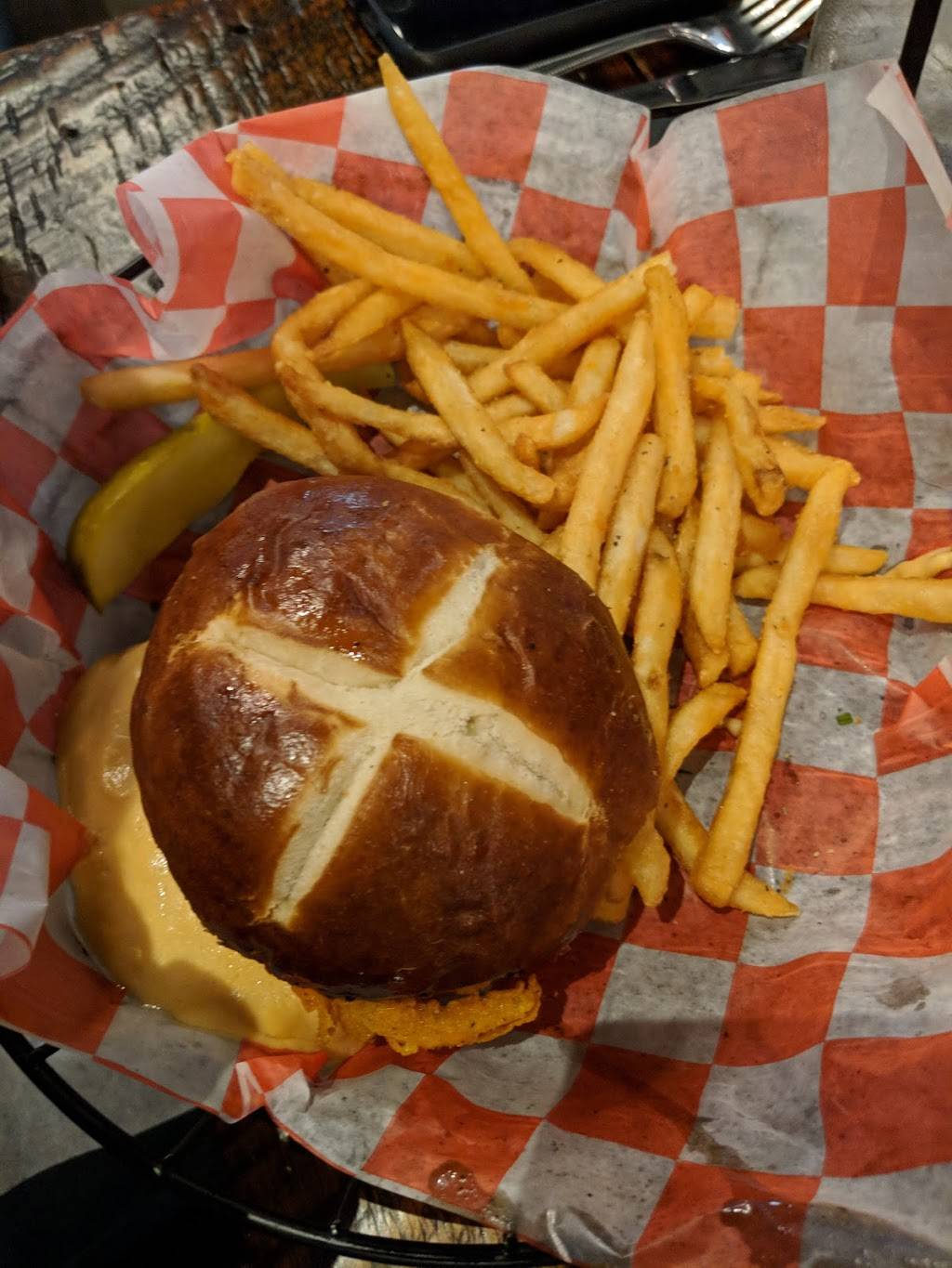 Troll Pub | restaurant | 216 Wayne Ave, Dayton, OH 45402, USA | 9377237709 OR +1 937-723-7709