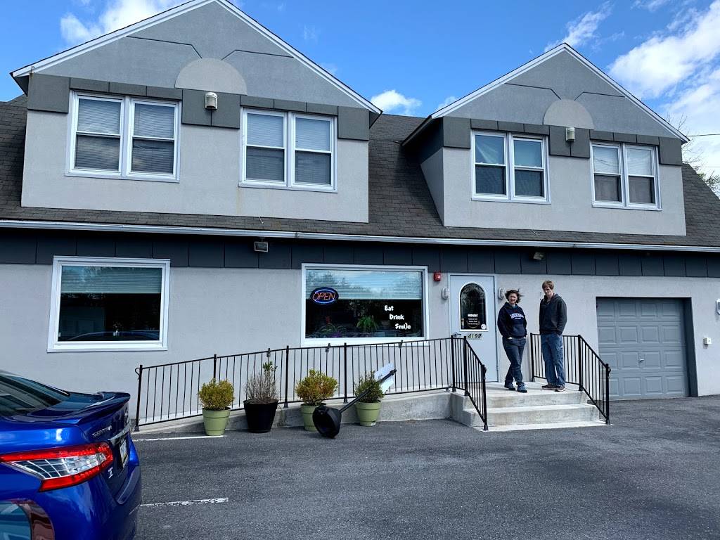 Smile Cafe Breakfast & Lunch | restaurant | 4198 William Penn Hwy, Easton, PA 18045, USA | 6104381686 OR +1 610-438-1686