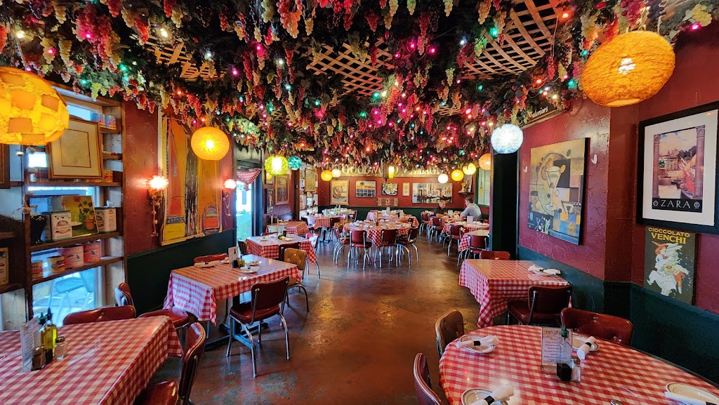 Monjunis Italian Cafe & Grocery | restaurant | 711 Jefferson Hwy #4a, Baton Rouge, LA 70806, USA | 2252311595 OR +1 225-231-1595