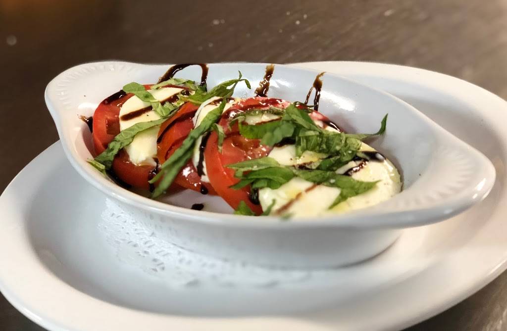 D-Town Bar & Grill | restaurant | 1056 Main St, Dunedin, FL 34698, USA | 7277546851 OR +1 727-754-6851