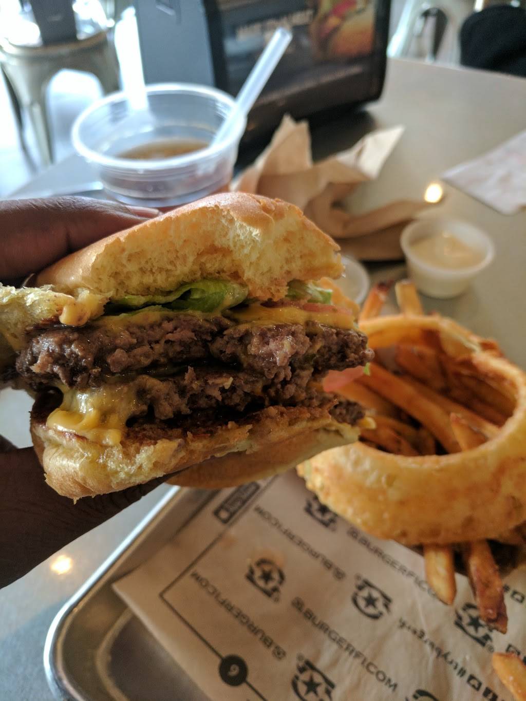 BurgerFi | restaurant | 700 Plaza Dr #4, Secaucus, NJ 07094, USA | 5512577979 OR +1 551-257-7979