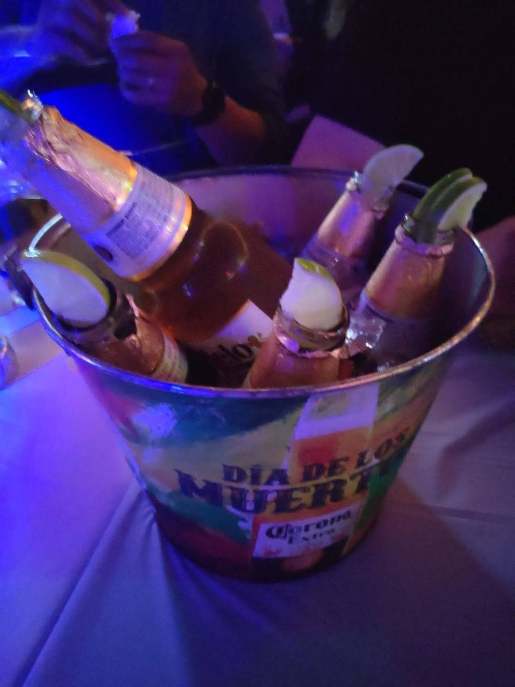 Luna Azul | Cuban Mexican Restaurant Bar | restaurant | 1721 SE 122nd Ave, Portland, OR 97233, USA | 5032525167 OR +1 503-252-5167