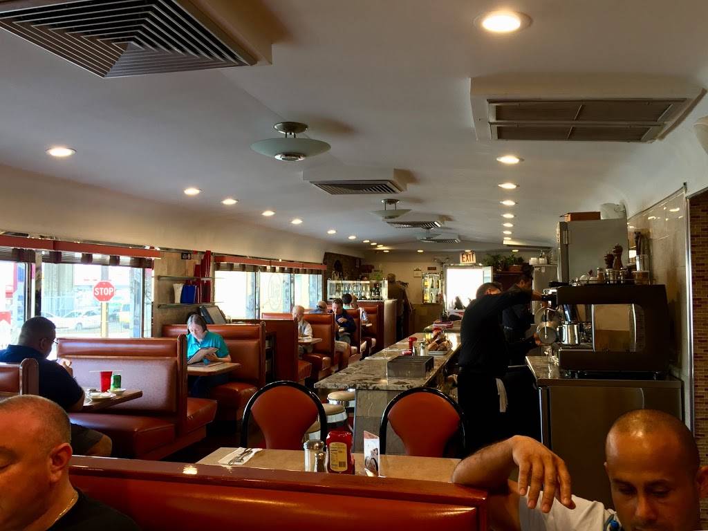 Petes Grill | restaurant | 14 Queens Blvd # 39, Sunnyside, NY 11104, USA | 7189372220 OR +1 718-937-2220